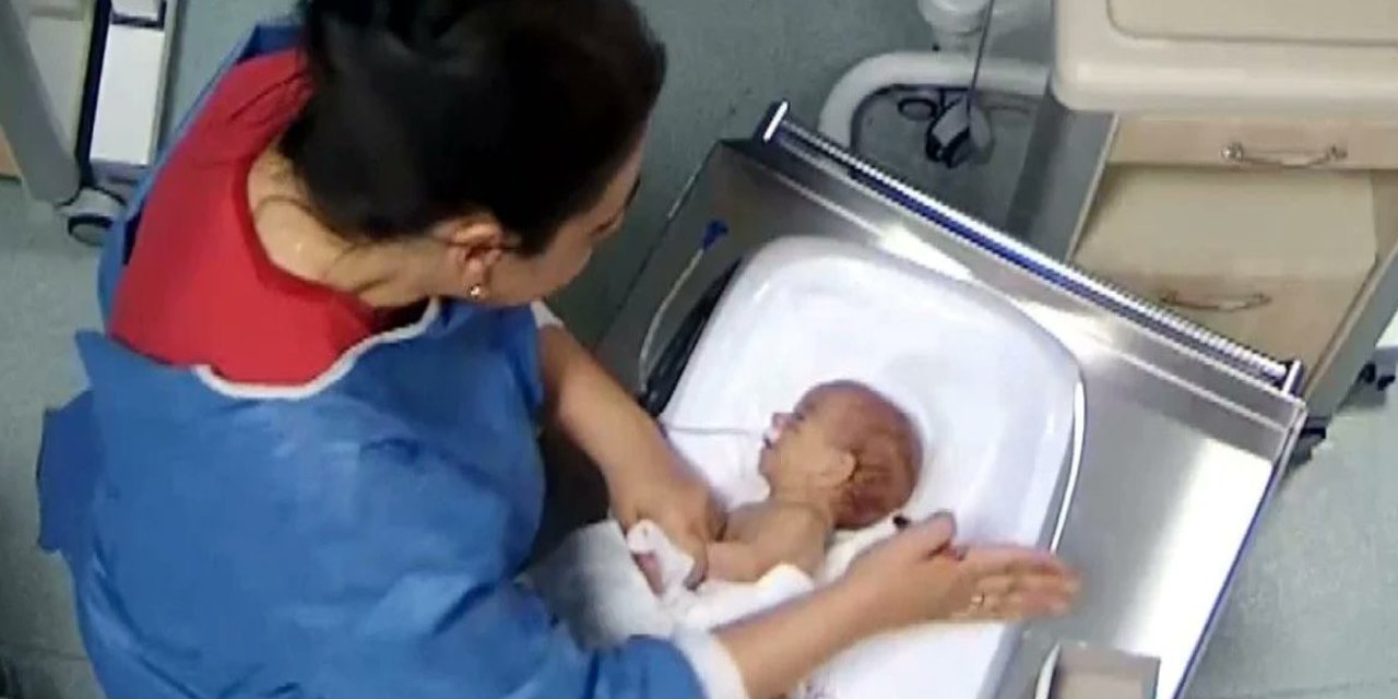 5 günlük bebeğe şiddet uygulayan hemşire için tutuklama kararı! Şiddet 14 dakika sürmüştü...