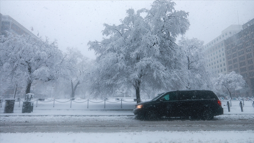Kar fırtınası ABD'yi kasıp kavuruyor