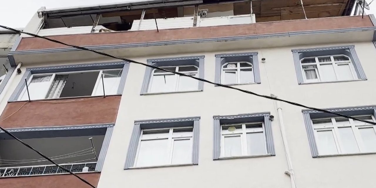 Bağcılar'da bir evden 3 kişinin cesedi çıktı