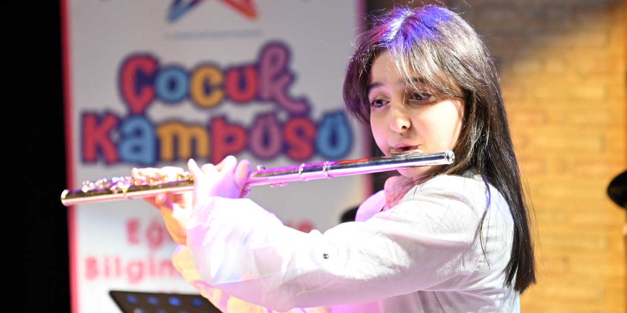 Mersin Büyükşehir Çocuk Kampüsü öğrencilerinden resim sergisi ve mini konser