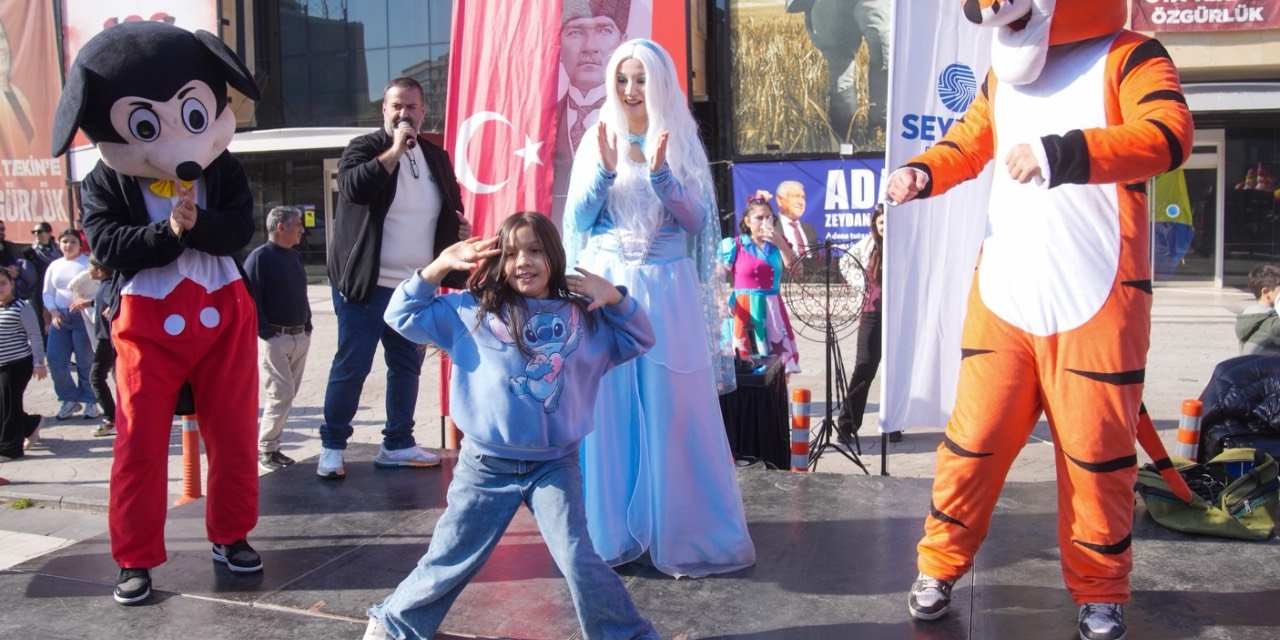 Seyhan Belediyesi çocuklara tatil şenliği düzenledi