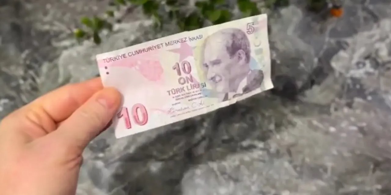 5 TL ile 10 TL’yi yapıştırıp 15 TL diye verdiler