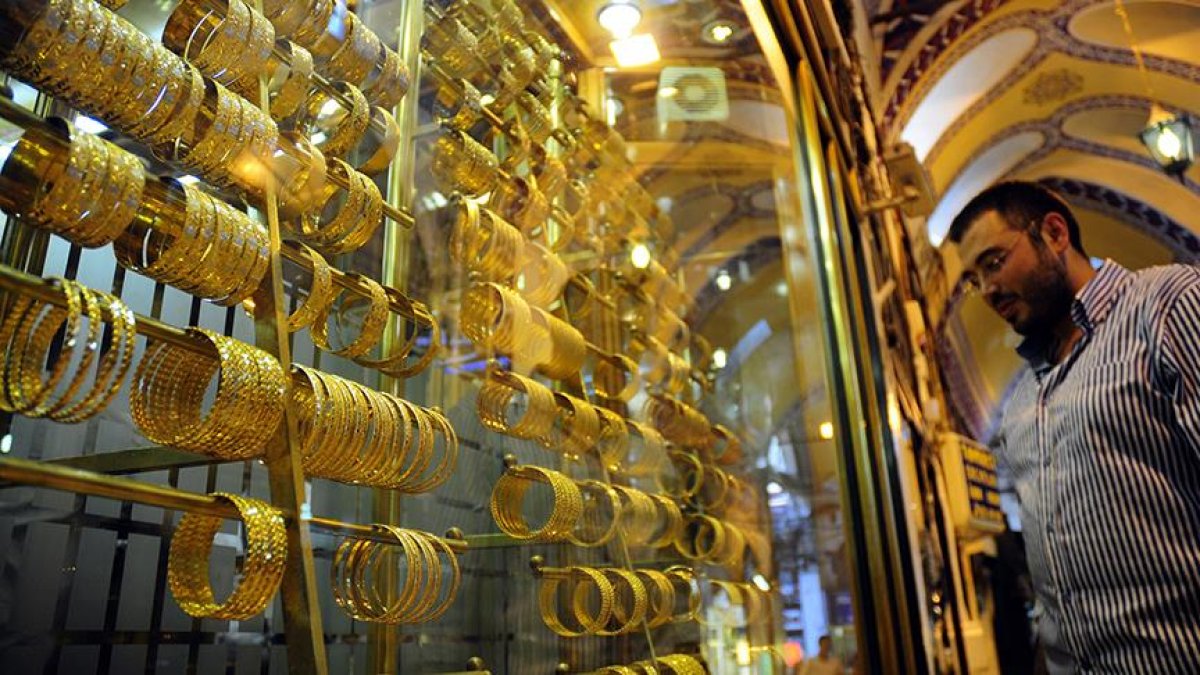 Altında tarihi zirve: Gram 8 bin TL’yi aştı