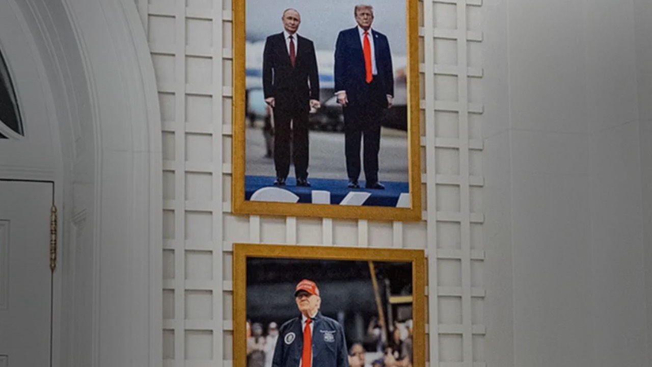 Beyaz Saray duvarında Putin ayarı: Trump, aile fotoğrafının üstüne astırdı