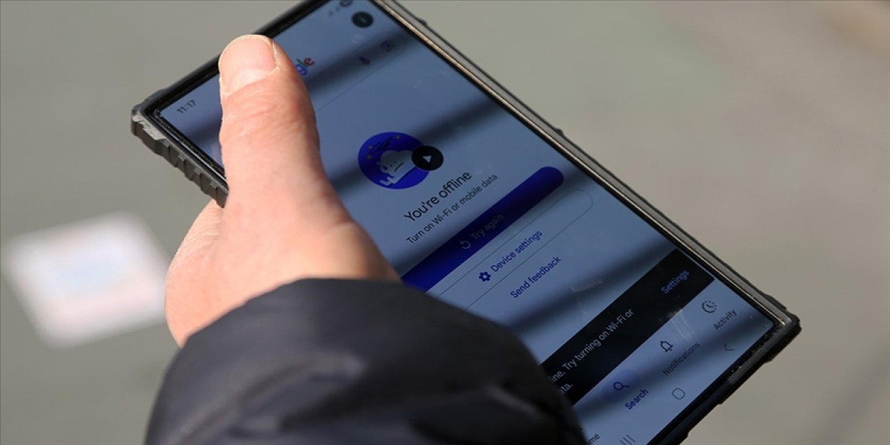 İran’dan dijital karartma itirafı: 759 milyonu dolarlık zarar için halktan özür dilediler