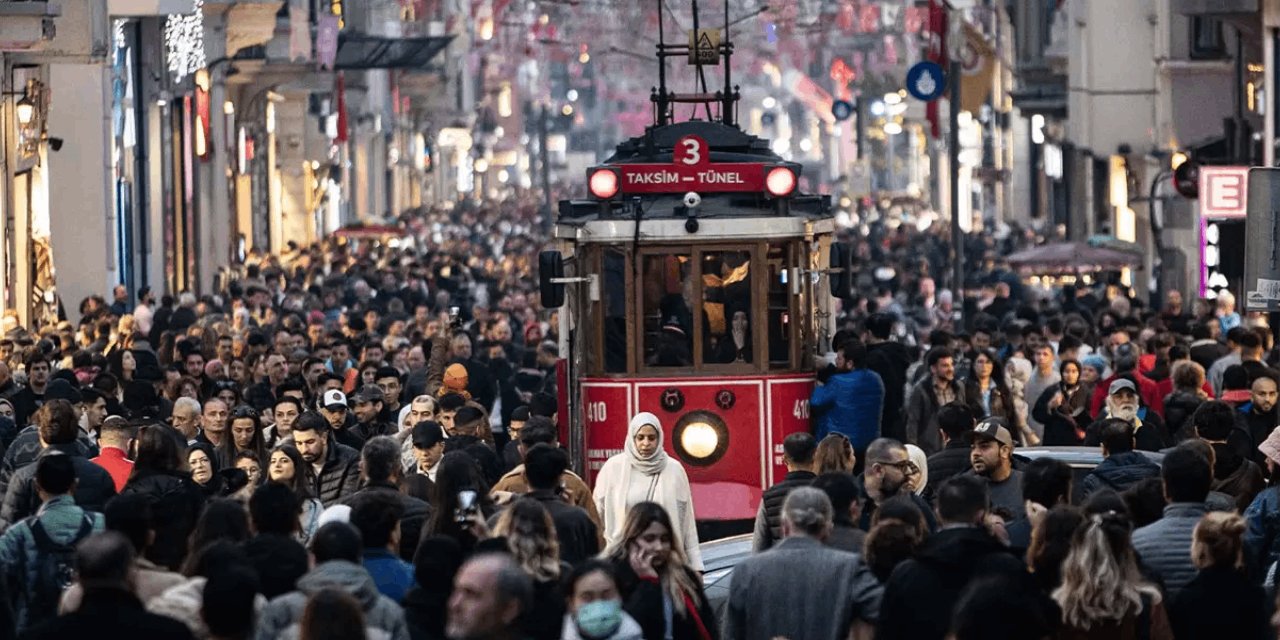 Türkiye’nin en mutlu yılı açıklandı: Bir daha asla o yıl kadar mutlu olamadık