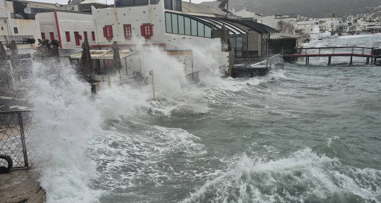 Bodrum’da tekneler karaya vurdu