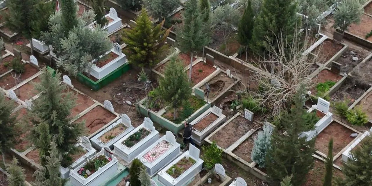 Bu mezarlığa giren ölüler kayboluyor! DNA testi yapılan cenazeler ailelere geri veriliyor: Kabirlerin çoğu çökük