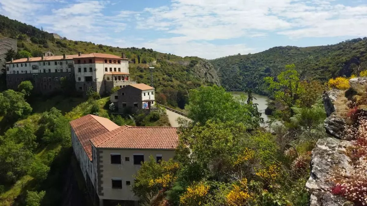 İstanbul’da bir daire parasına İspanya’dan köy aldılar