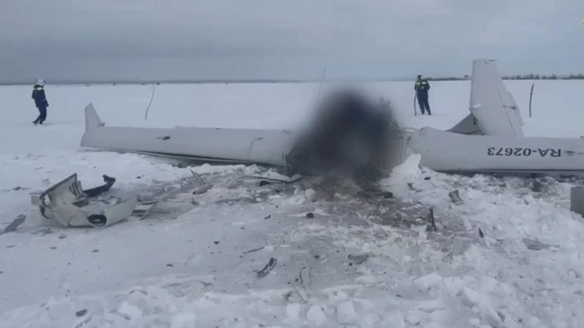 Rusya'da uçak düştü: 3 ölü