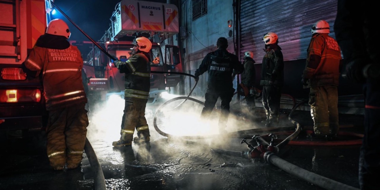 Buca’da mobilya atölyesinde çıkan yangın kontrol altına alındı