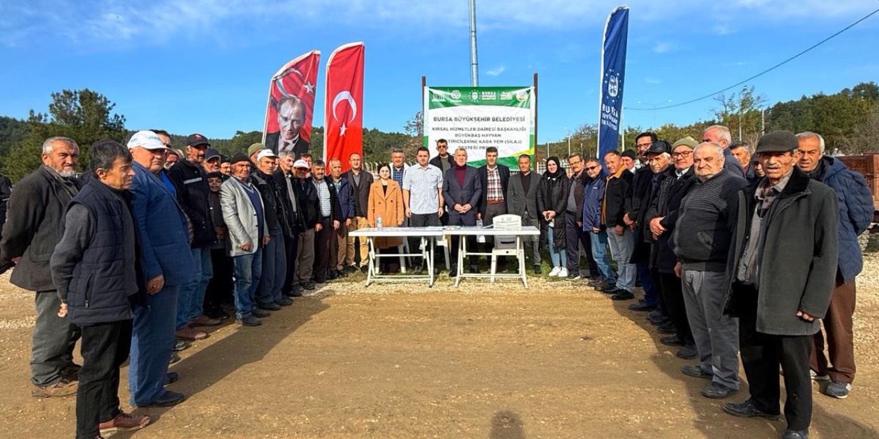 Bursa Büyükşehir'den hayvan yetiştiricilerine kaba yem desteği