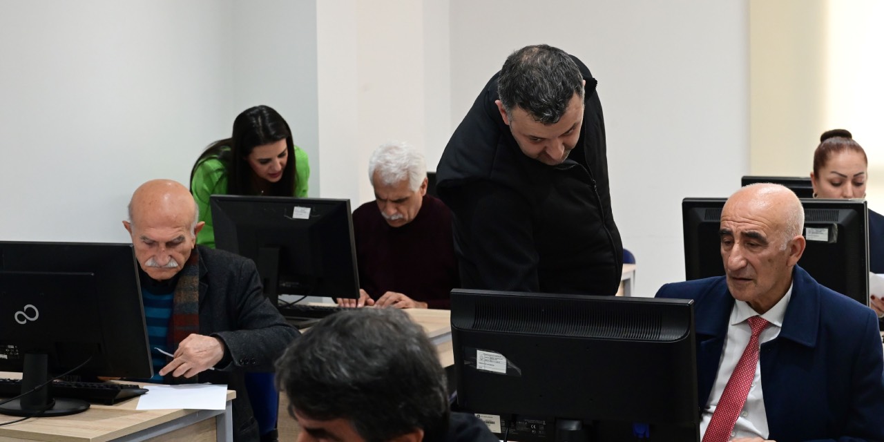 Karabağlar’da muhtarlar için yeni dijital bildirim dönemi başladı