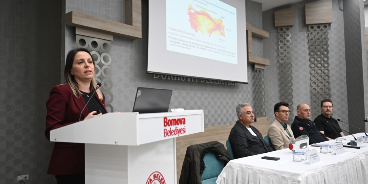 Bornova’da 6 Şubat depremlerinin 3'üncü yılında 'Afet ve Dirençli Kentler' paneli