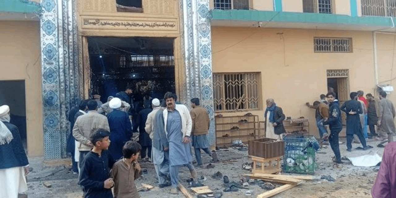 Pakistan'da cuma namazında patlama: Çok sayıda ölü ve yaralı var