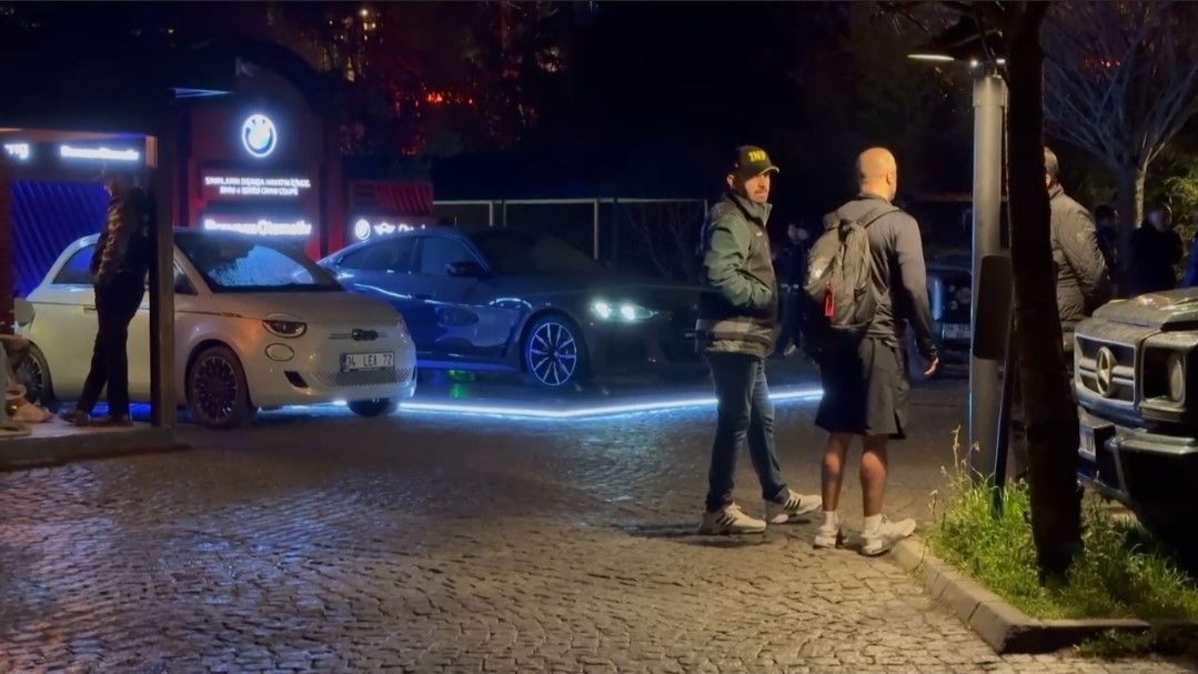 İstanbul'da ünlülerin gittiği spor salonuna baskın