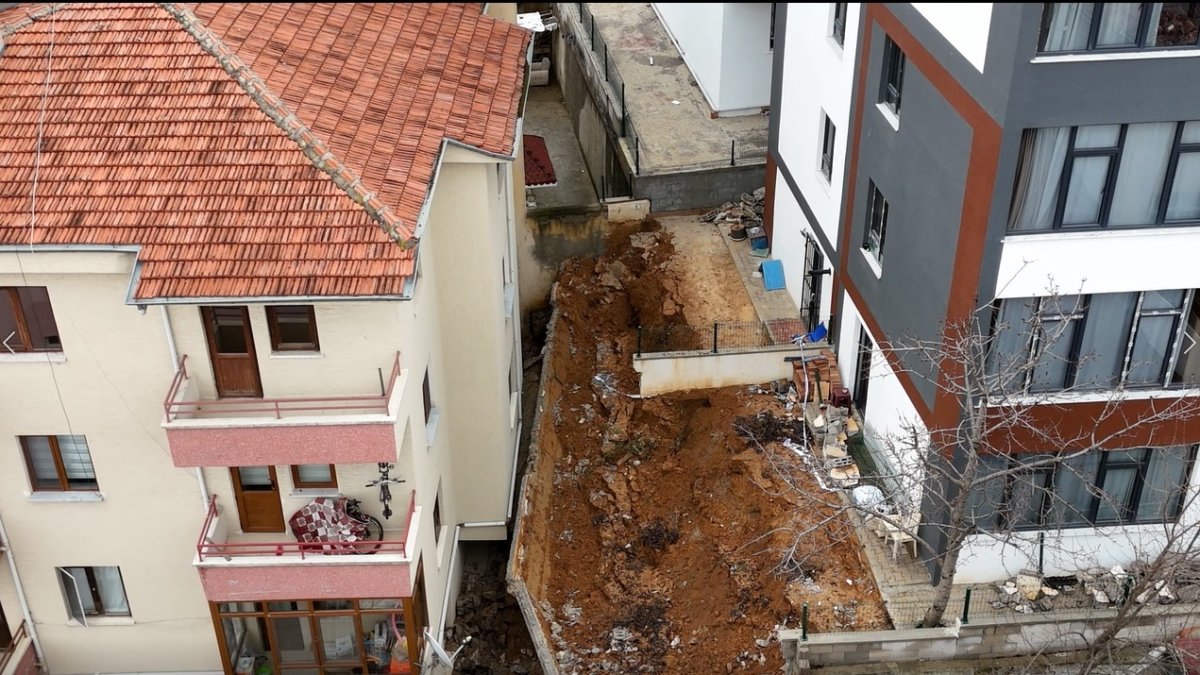Gölbaşı’nda istinat duvarı çöktü: 4 apartman tahliye edildi