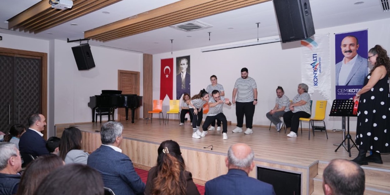 Konyaaltı Belediyesi Müzik Akademisi’nden doğaçlama tiyatro gösterimi