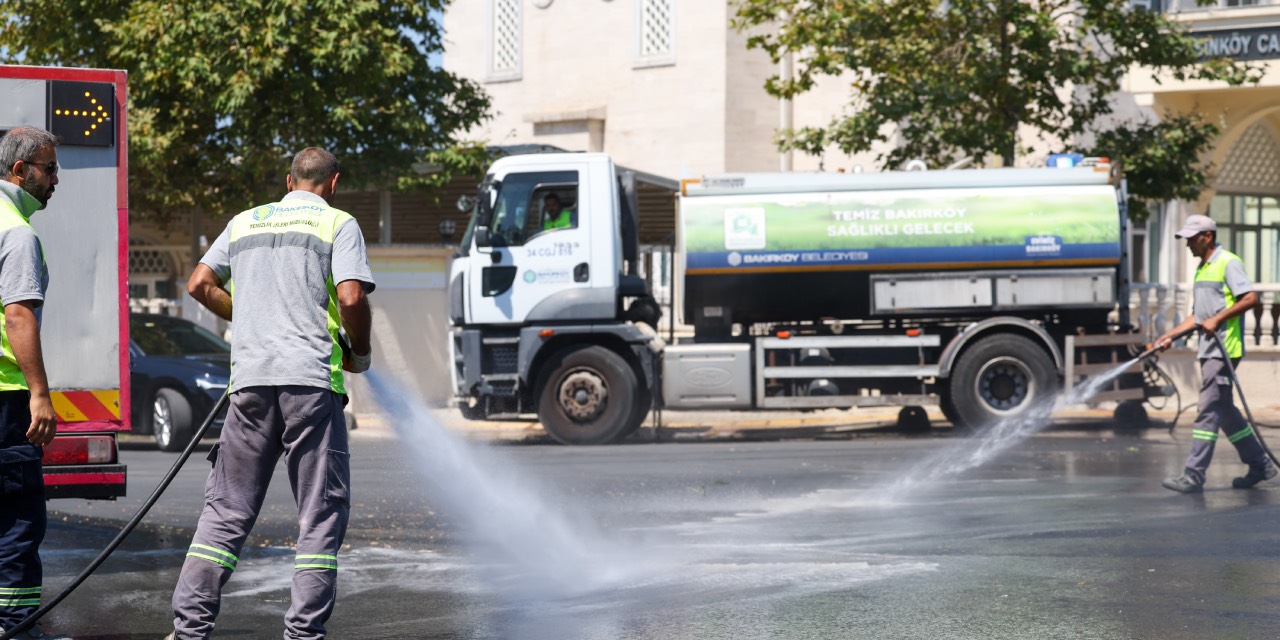 Bakırköy Belediyesi’nden 2025’te yoğun temizlik çalışmaları