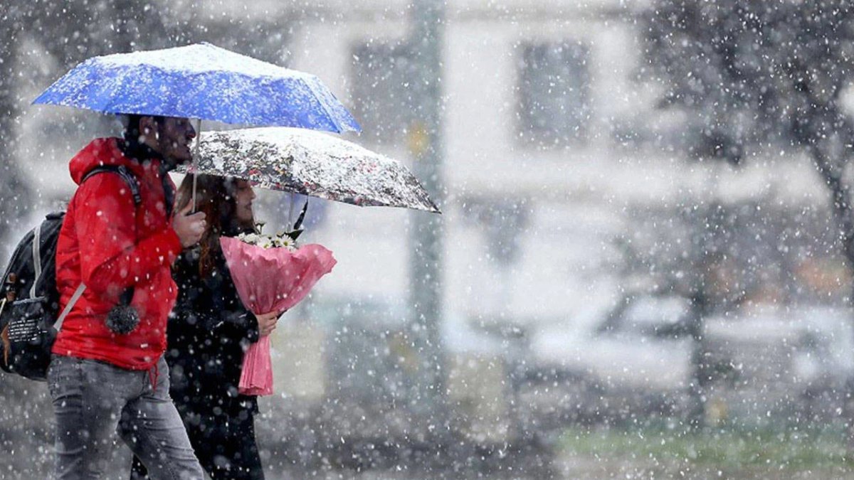Türkiye genelinde alarm: Kuvvetli yağış, fırtına ve kar uyarısı