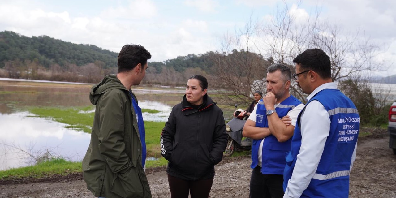 Muğla Büyükşehir’den Köyceğiz’de selden etkilenen üreticiye destek