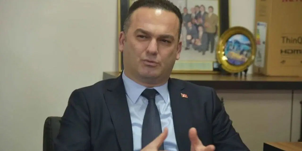 Görele’de CHP’li 2 meclis üyesi istifa etti