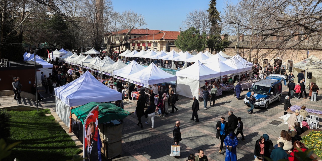 Bursa’da “Meydan Kadınların” dayanışma pazarı kadın emeğini öne çıkardı