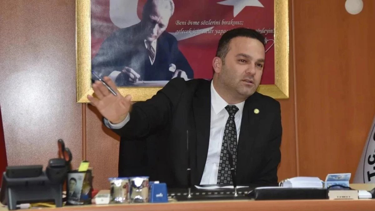 Hasbi Dede, CHP MYK kararıyla disipline sevk edildi