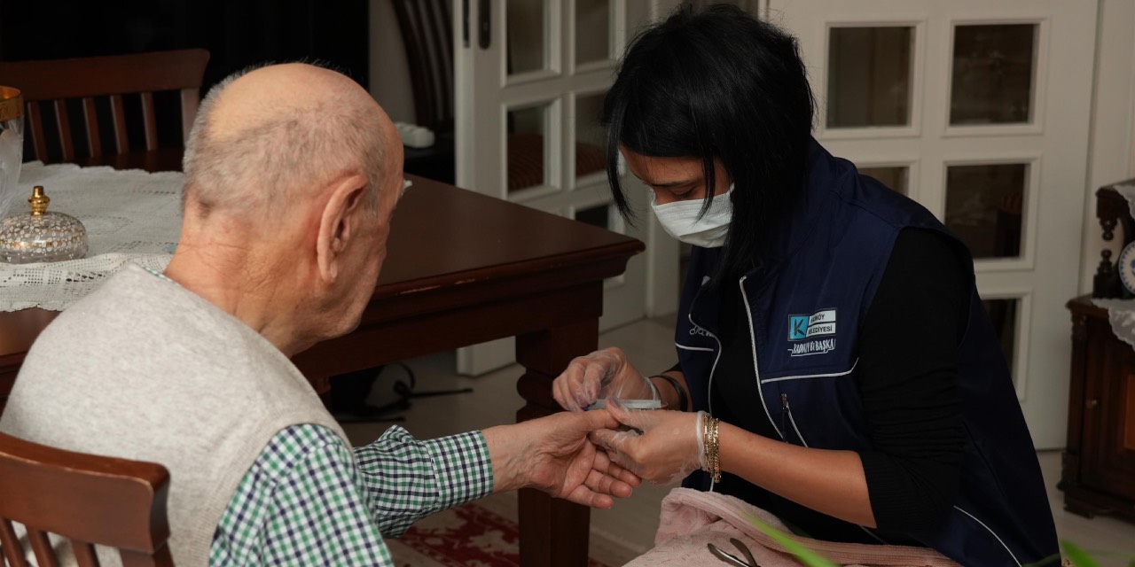 Kadıköy Belediyesi’nden evde kuaförlük hizmeti