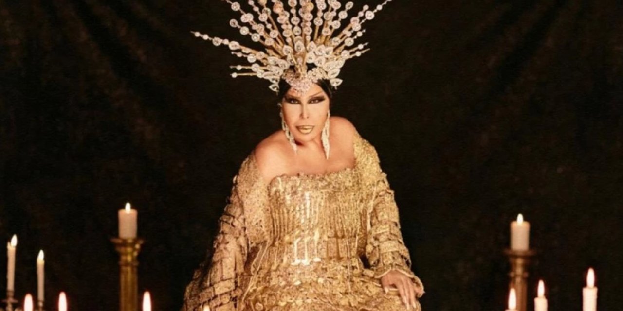 Bülent Ersoy altın kaplama Tesla ile görüntülendi: “Elon Musk’ta bile yoktur” yorumu