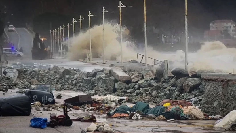 Yalova’da fırtına denizi taşırdı: AFAD devreye girdi