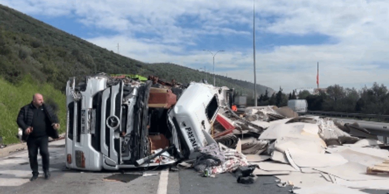 TEM'de kaza! İstanbul yönü trafiğe kapatıldı