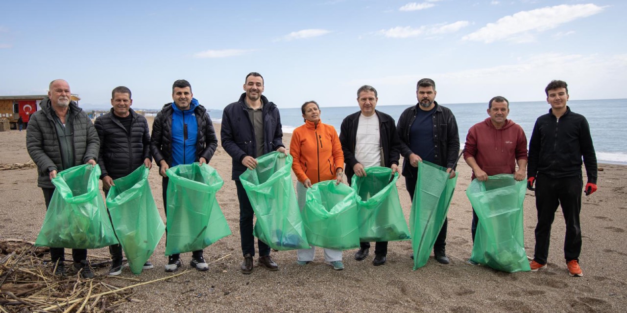 Manavgat’ta kıyı temizliği etkinliği düzenlendi