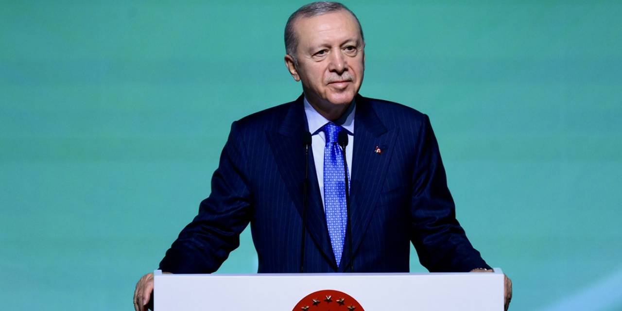 Erdoğan'dan gençlere çağrı: Kapımız şehrine hizmet etmek isteyenlere sonuna kadar açıktır