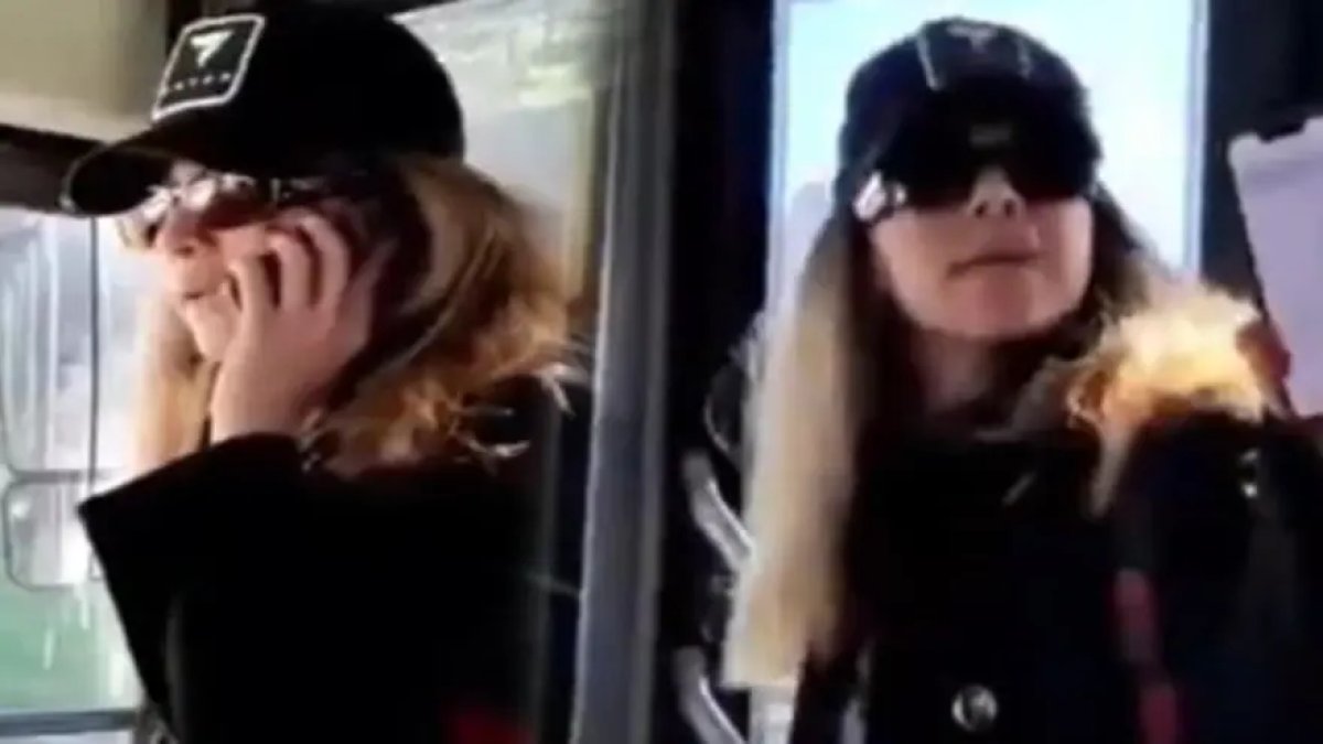 Otobüste köpek kavgası: 'Savcıyım' dedi yolculara saldırdı