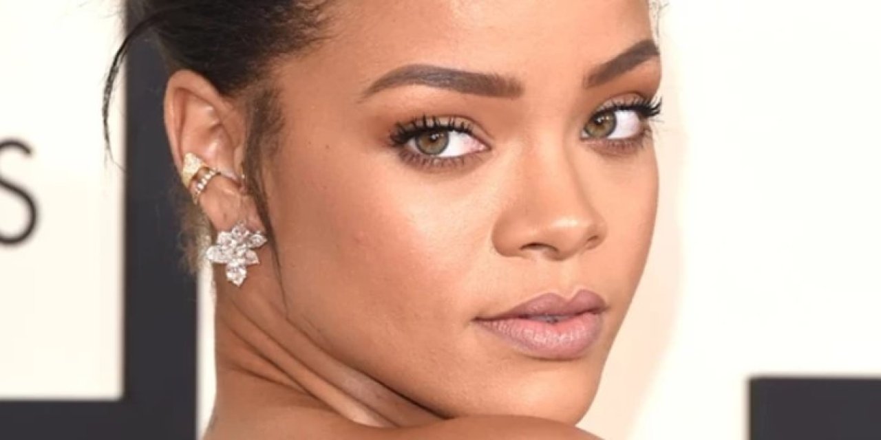 Rihanna yeni yaşını sade bir pastayla kutladı