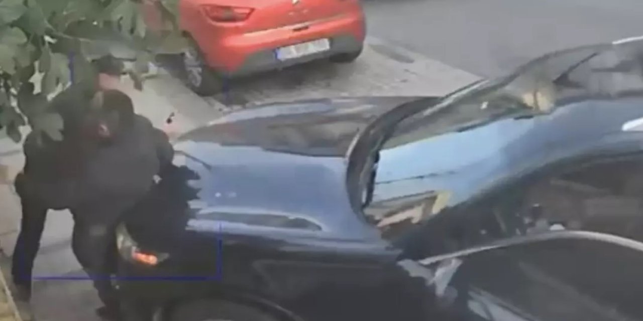 İstanbul'da şoför koltuğundan düştü, kendi aracının altına kaldı! Akıl almaz kazayı esnaf gülerek anlattı