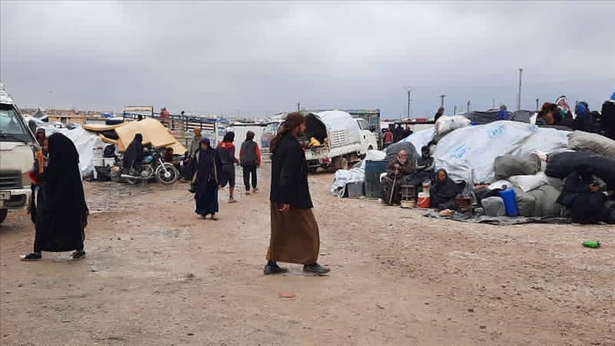 IŞİD bağlantılı aileler yaşıyordu: Suriye’deki Hol Kampı’ndan son aile de ayrıldı