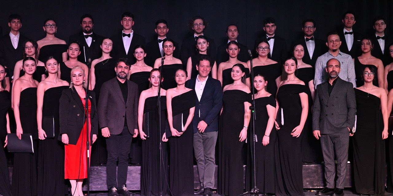 Manisa’da Gençlik ve Çocuk Korosu sanatseverlerle buluştu