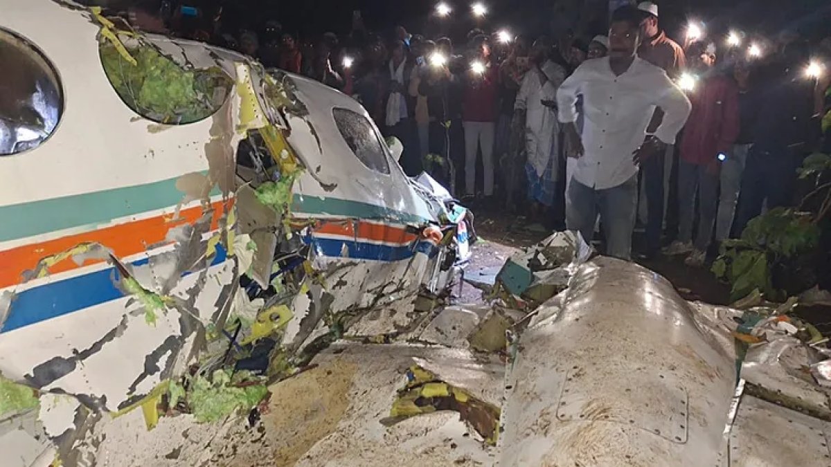 Hindistan’da ambulans uçak faciası: 7 kişi hayatını kaybetti