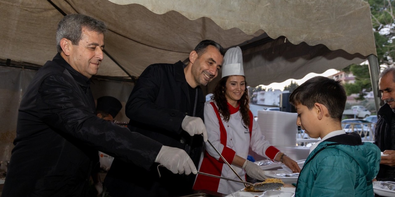 Manavgat Belediyesi Taşağıl’da iftar programı düzenledi