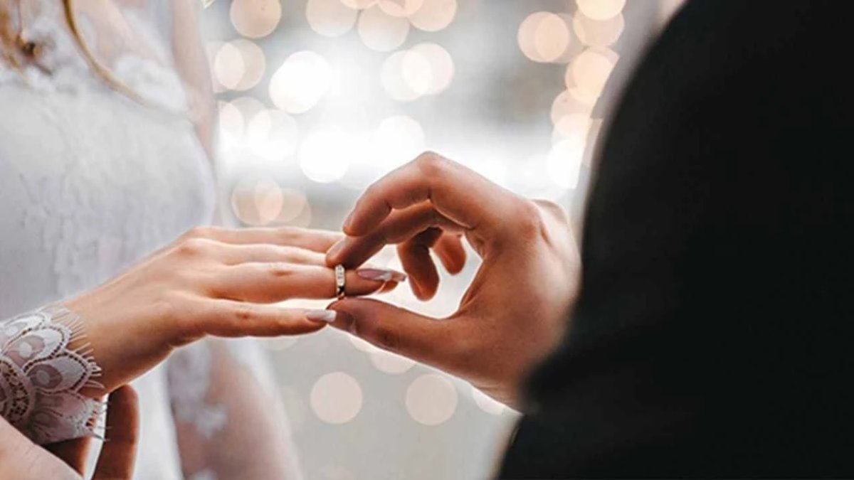 TÜİK: Evlilik yaşı yükseldi, boşanmalar arttı