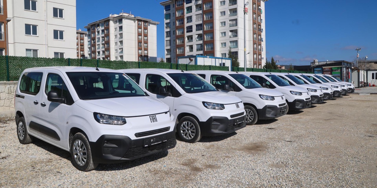 Uşak Belediyesi araç filosuna 14 yeni araç ekledi