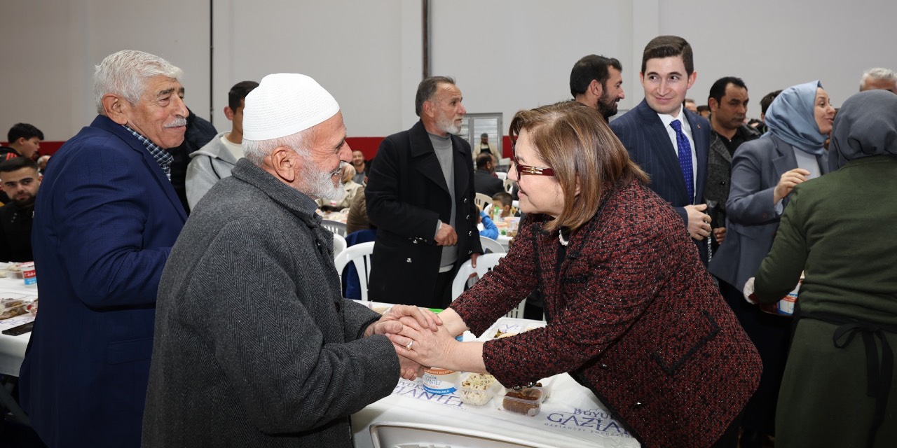Gaziantep Büyükşehir Başkanı Şahin Oğuzeli’nde iftar programına katıldı