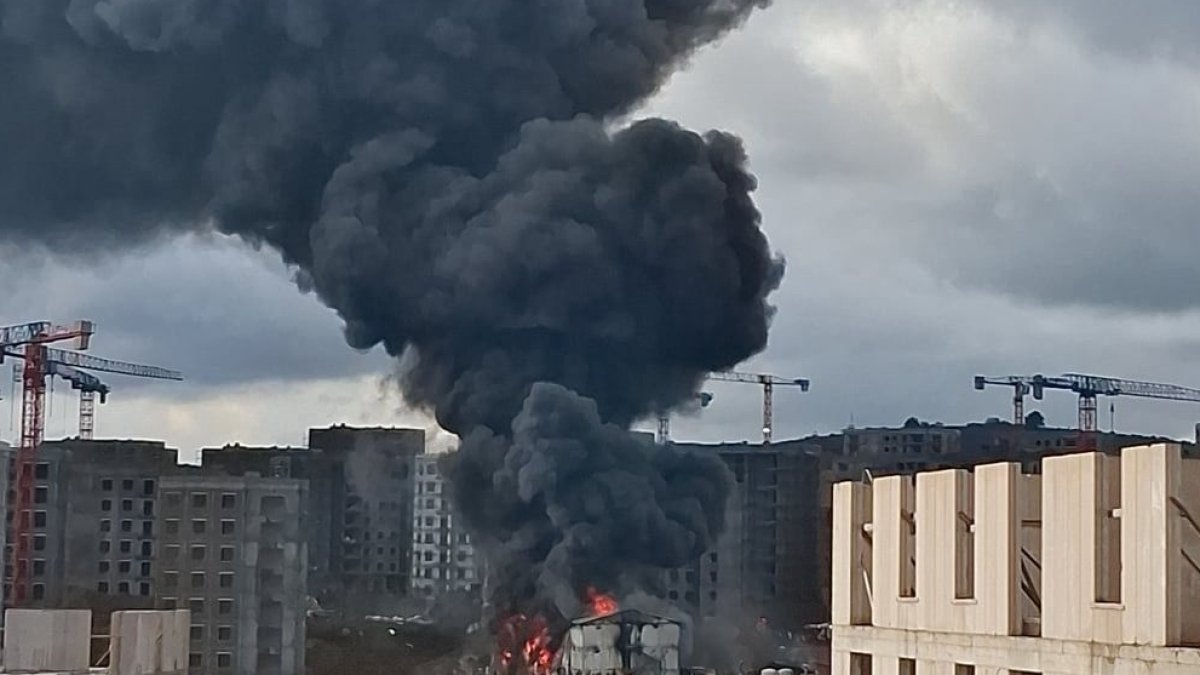 Tuzla'da işçi konteynerinde yangın