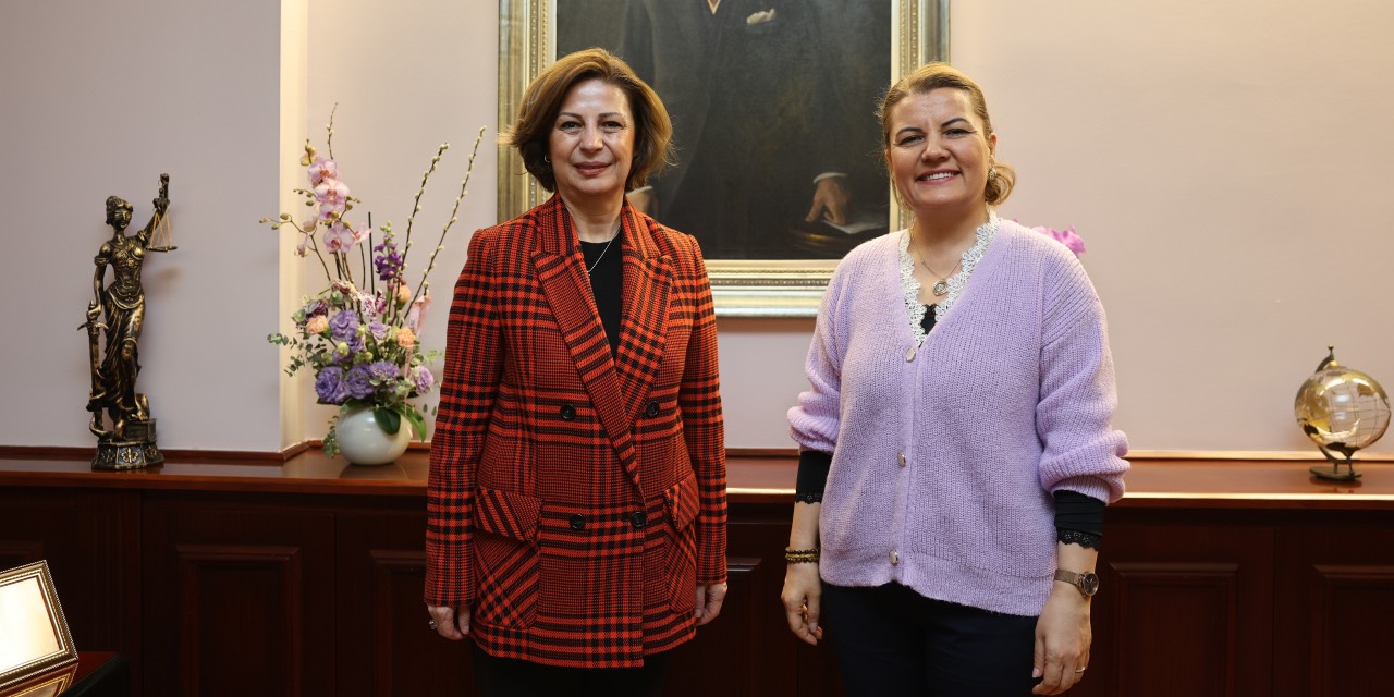 İzmit Belediye Başkanı Hürriyet’ten Eskişehir Belediye Başkanı Ünlüce’ye ziyareti