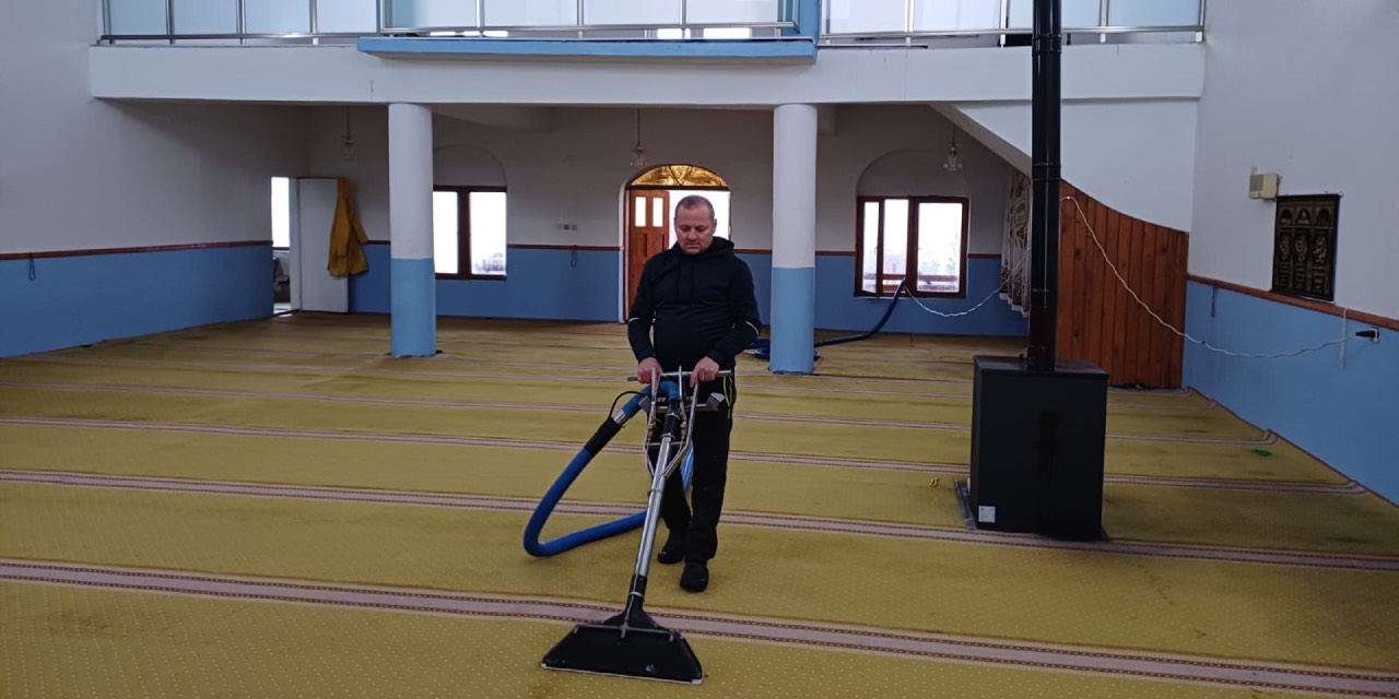 Bursa Büyükşehir’den Balkanlar’daki camilere Ramazan temizliği