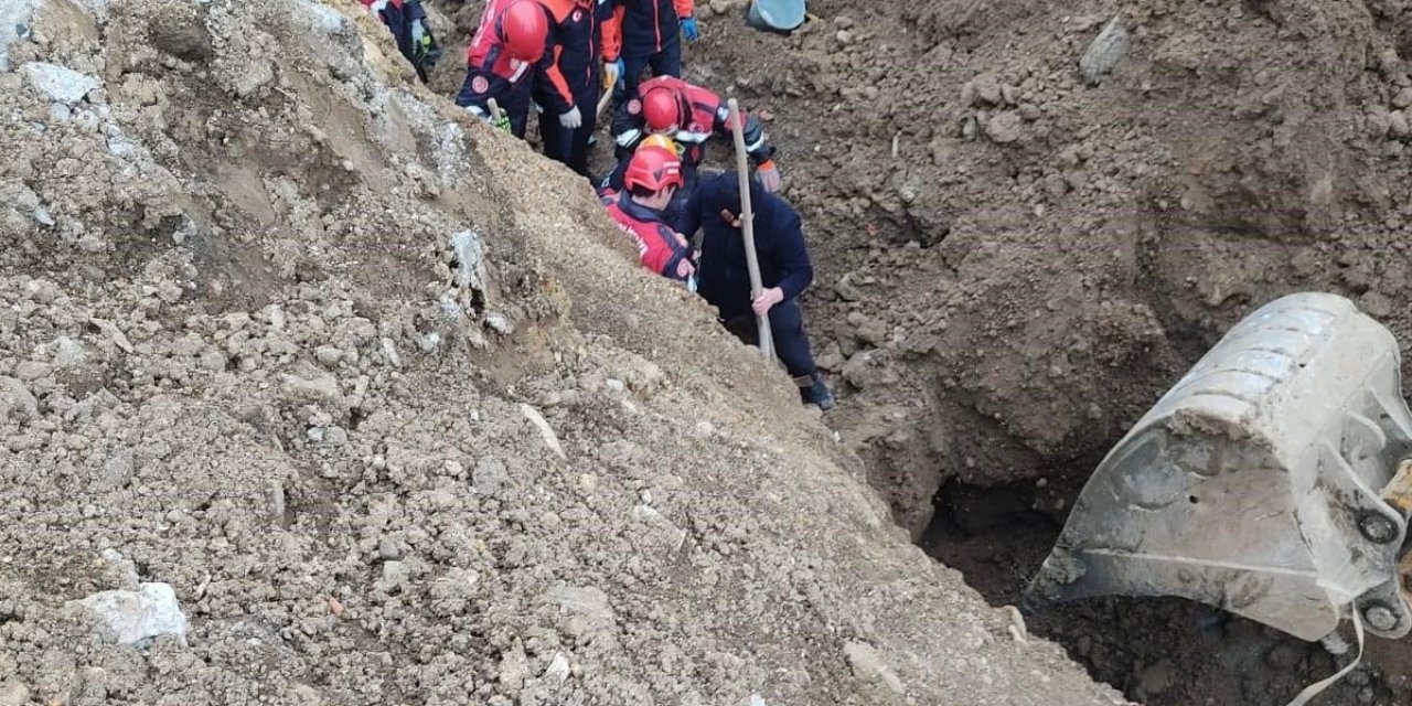 Trabzon’da kazı sırasında göçük: Toprak altında kalan operatör kurtarıldı