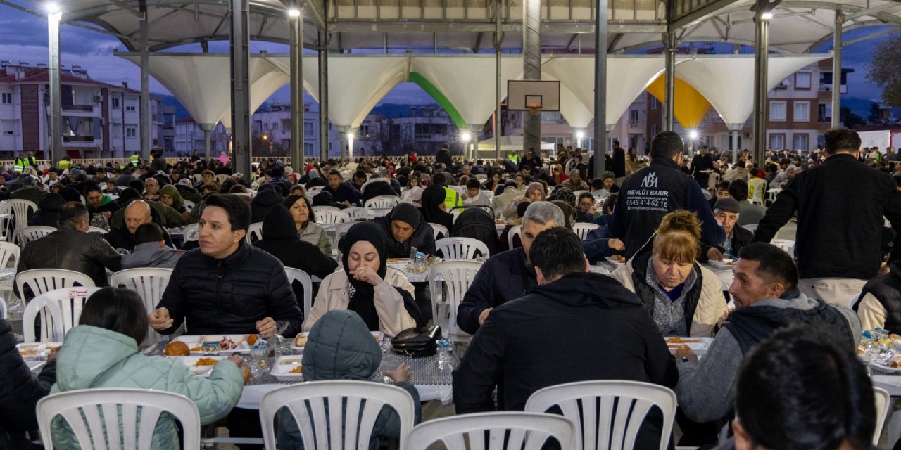 Manavgat Belediyesi'nden Sarılar Mahallesi’nde iftar programı