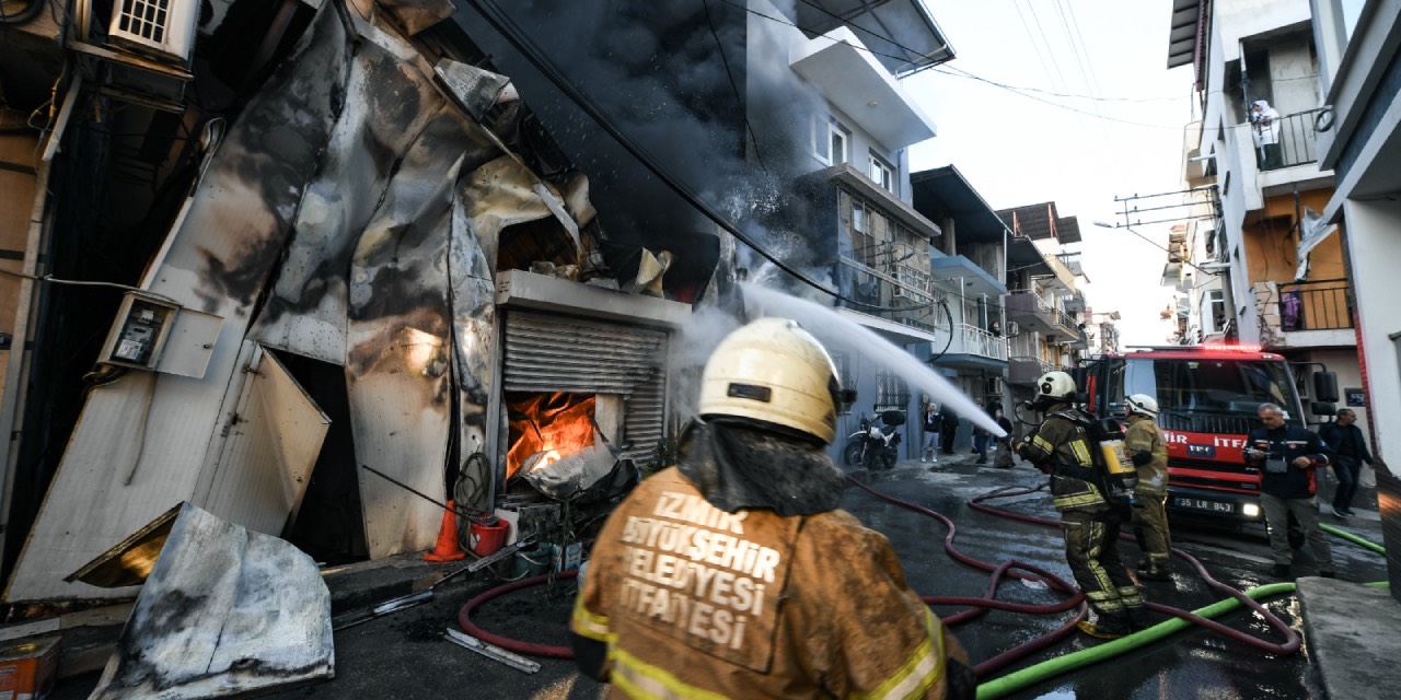 Buca’da yoğurt üretim tesisinde yangın kontrol altına alındı